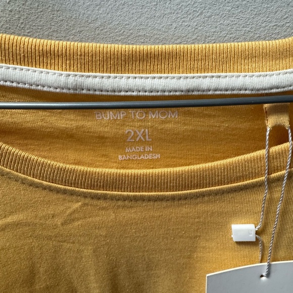 NWT mom graphic tee - Picture 6 of 6